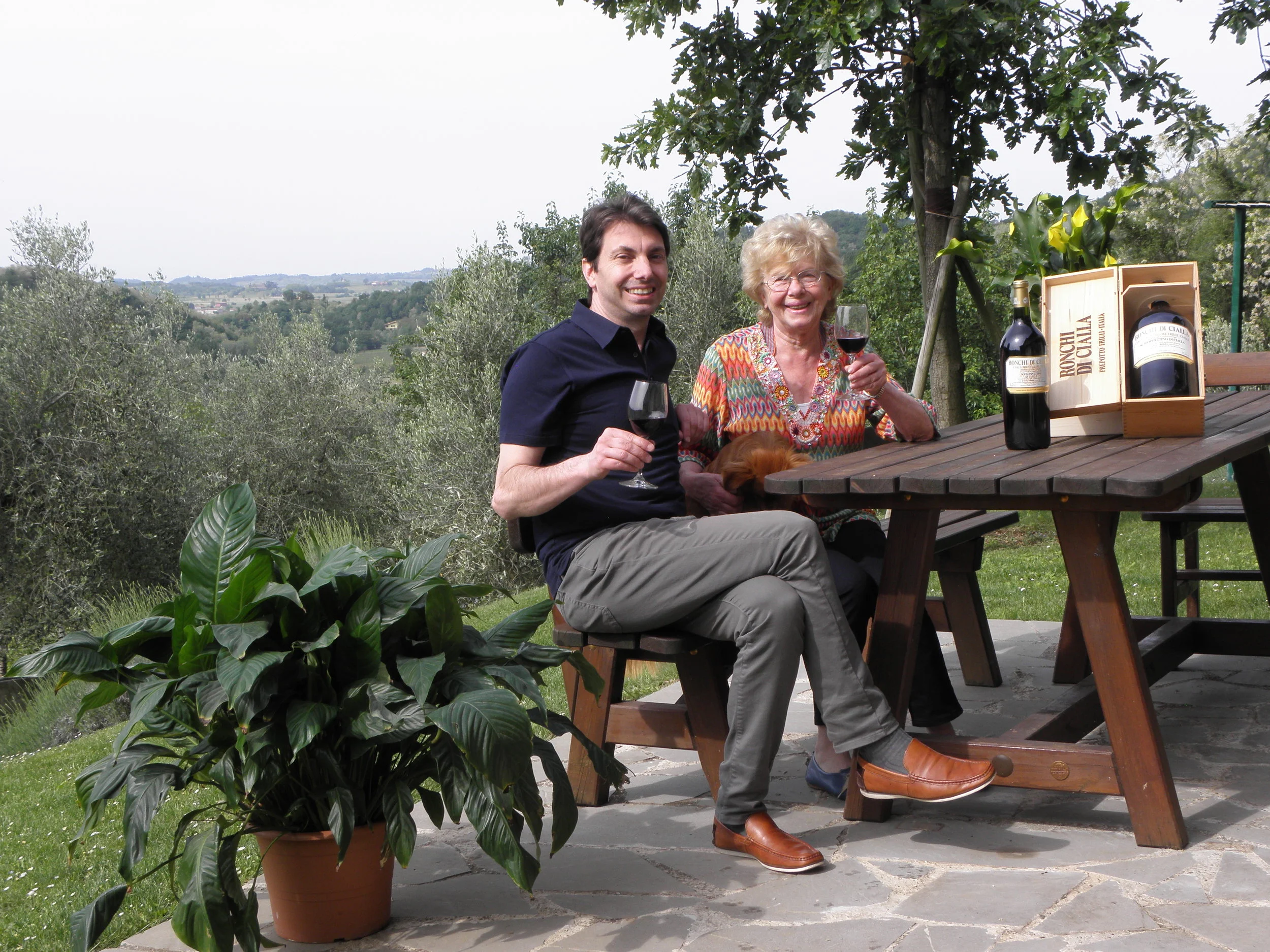 The Ronchi di Cialla estate is strictly a family business. While Dina and Paolo Rapuzzi, who founded it in 1970, were attracted by wine growing as a way of living, their children Pierpaolo and Ivan belong to a generation that “grew up with vines”. Both of them have, in fact, a degree in Food Sciences and are agrarian experts; they firmly support the Ronchi di Cialla policy and immemorial wine making tradition in Friuli. This family has thus become an uncommon heir of ancient traditions on one hand and modern scientific knowledge on the other making this small family business out of the ordinary.