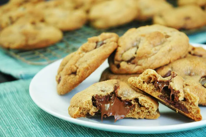 Brown Butter Nutella Stuffed Cookies 