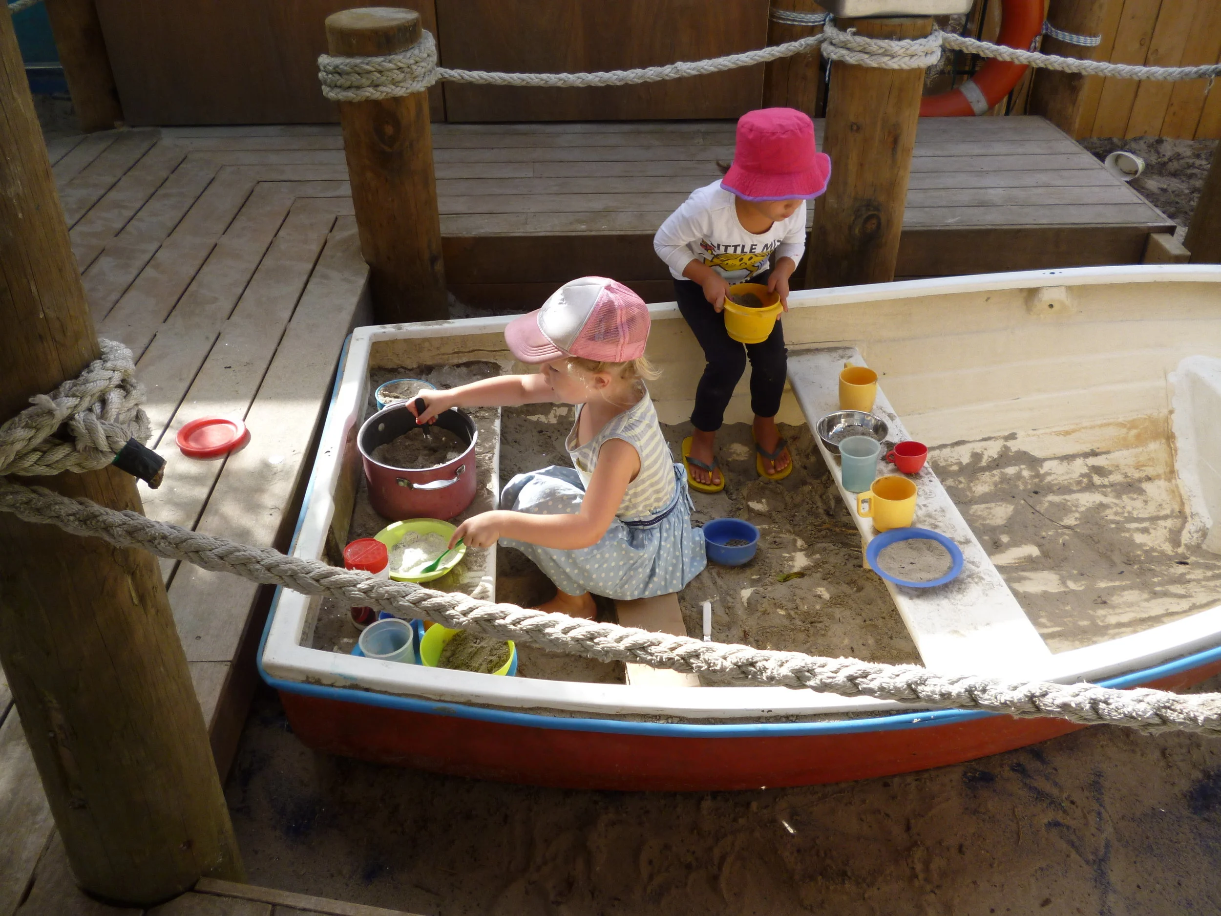 kap-cooking-in-the-boat.JPG