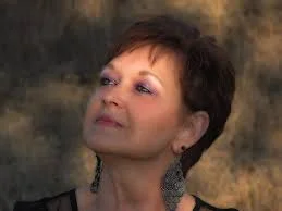 People who are self-conscious about their teeth often offer a closed-lip smile.