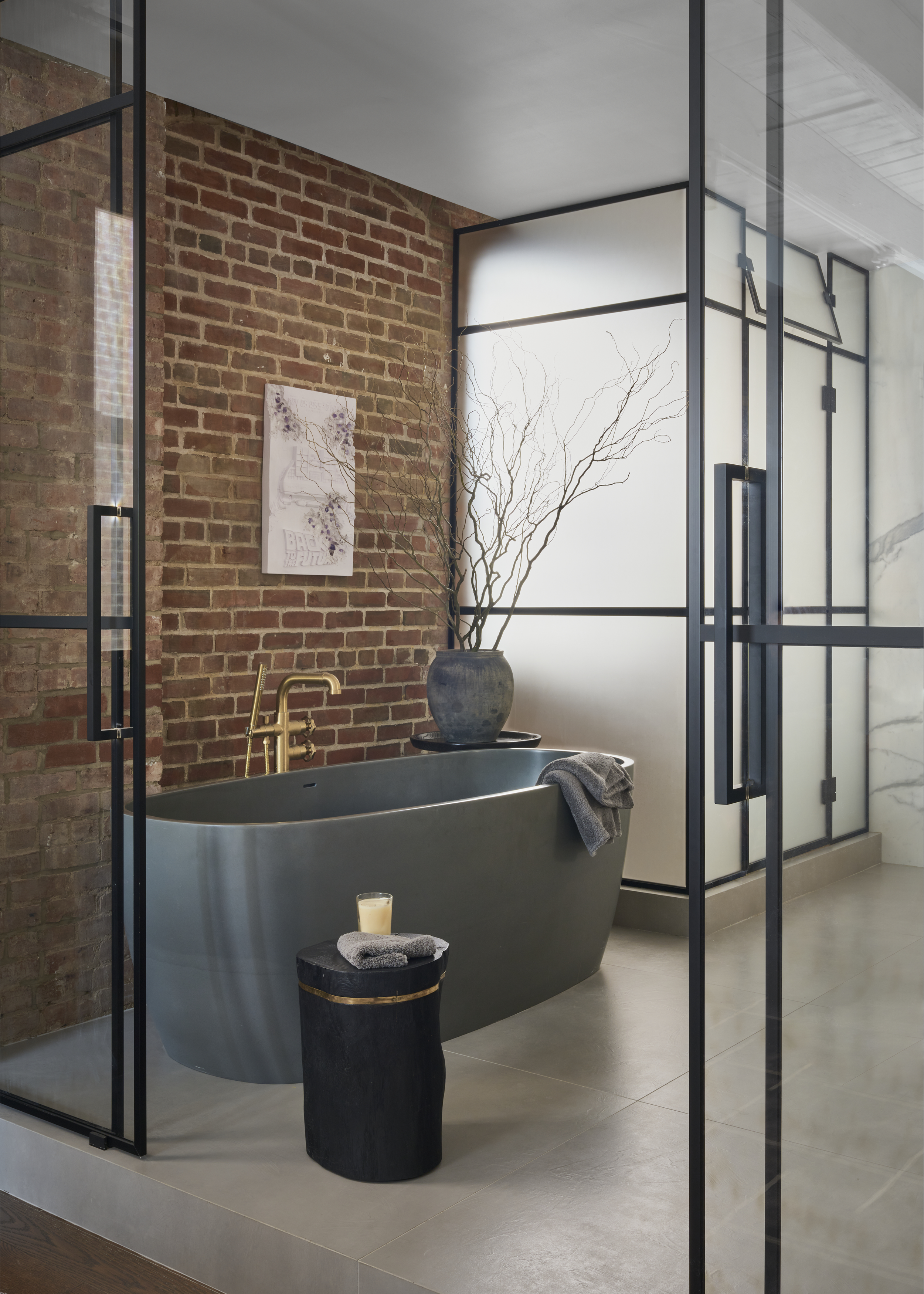 046 Master Bathroom.png