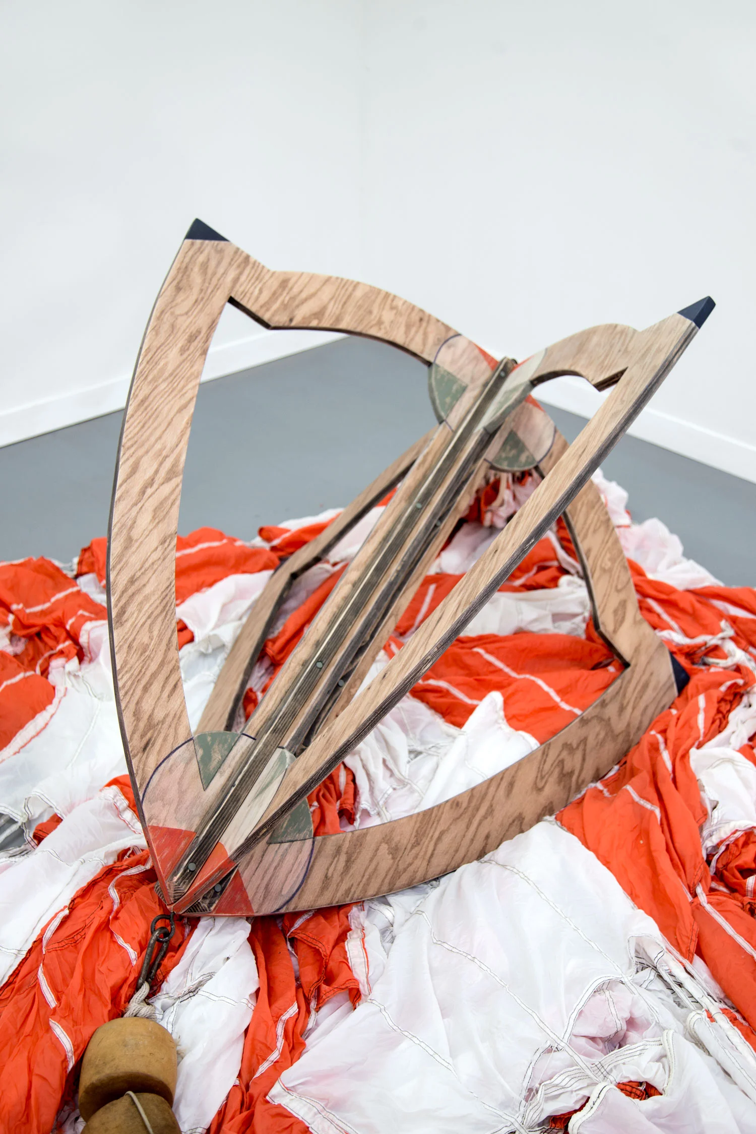 web-parachute-frame-angle.jpg