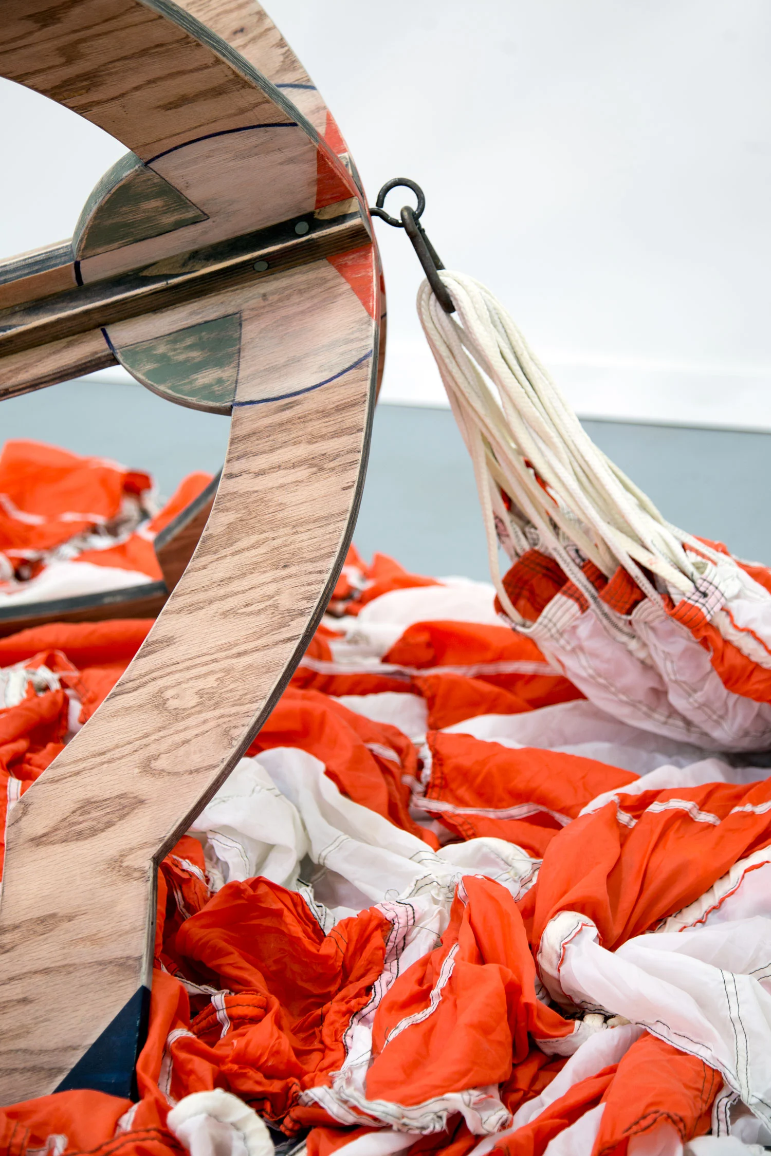 web-parachute-frame-back-end.jpg