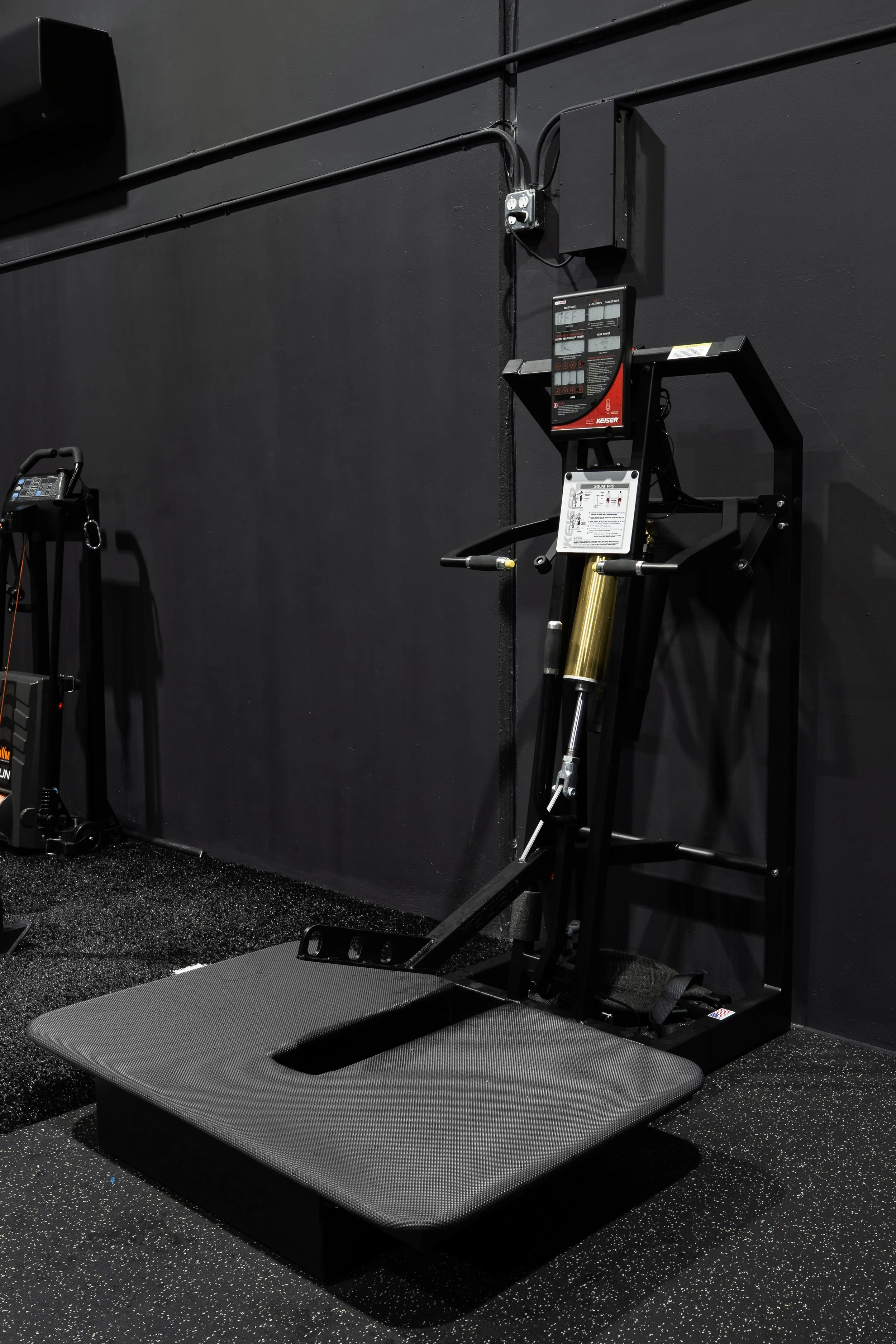 Keiser Squat-2.jpg