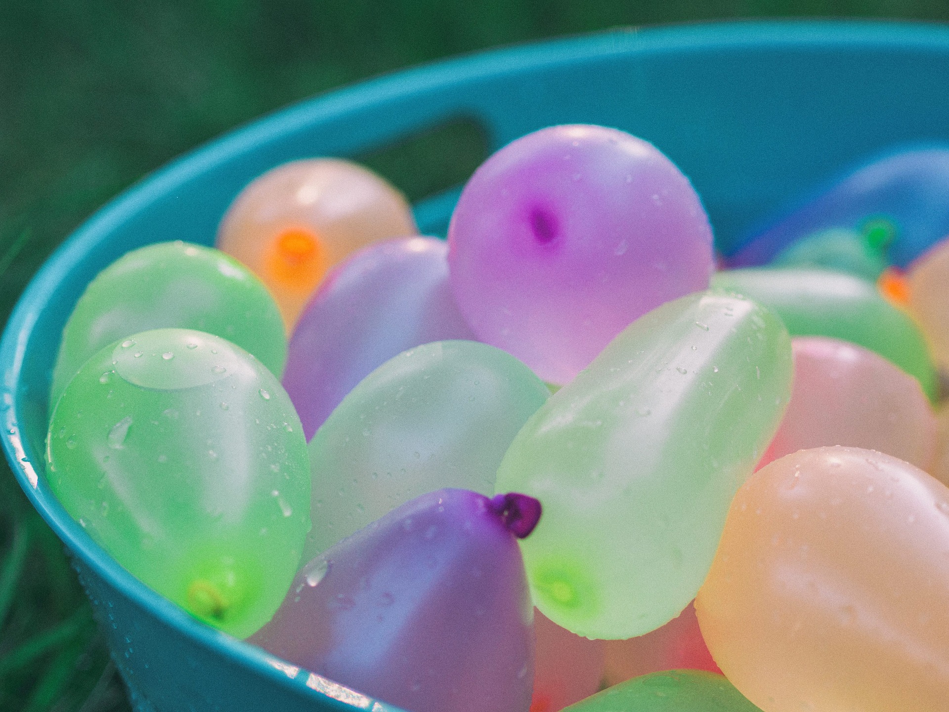colorful-1868362_1920.jpg