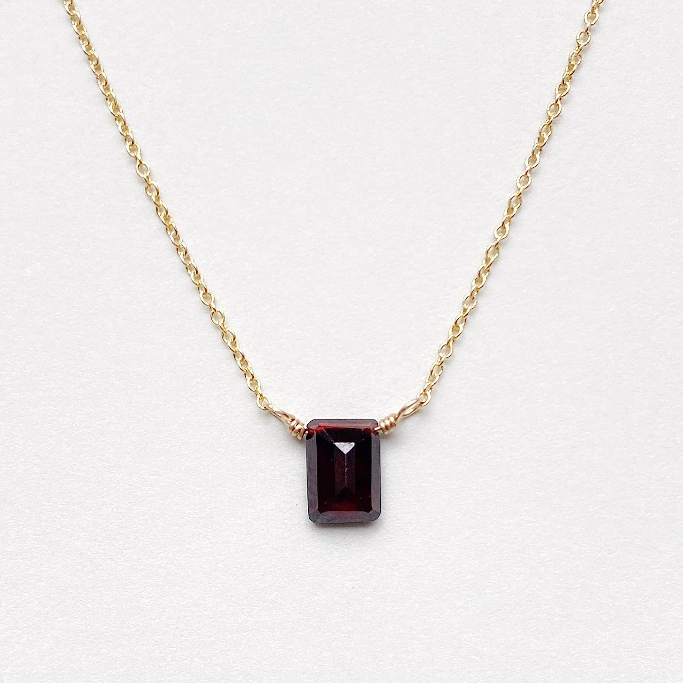garnet_floating_gemstone_necklace_01.JPG