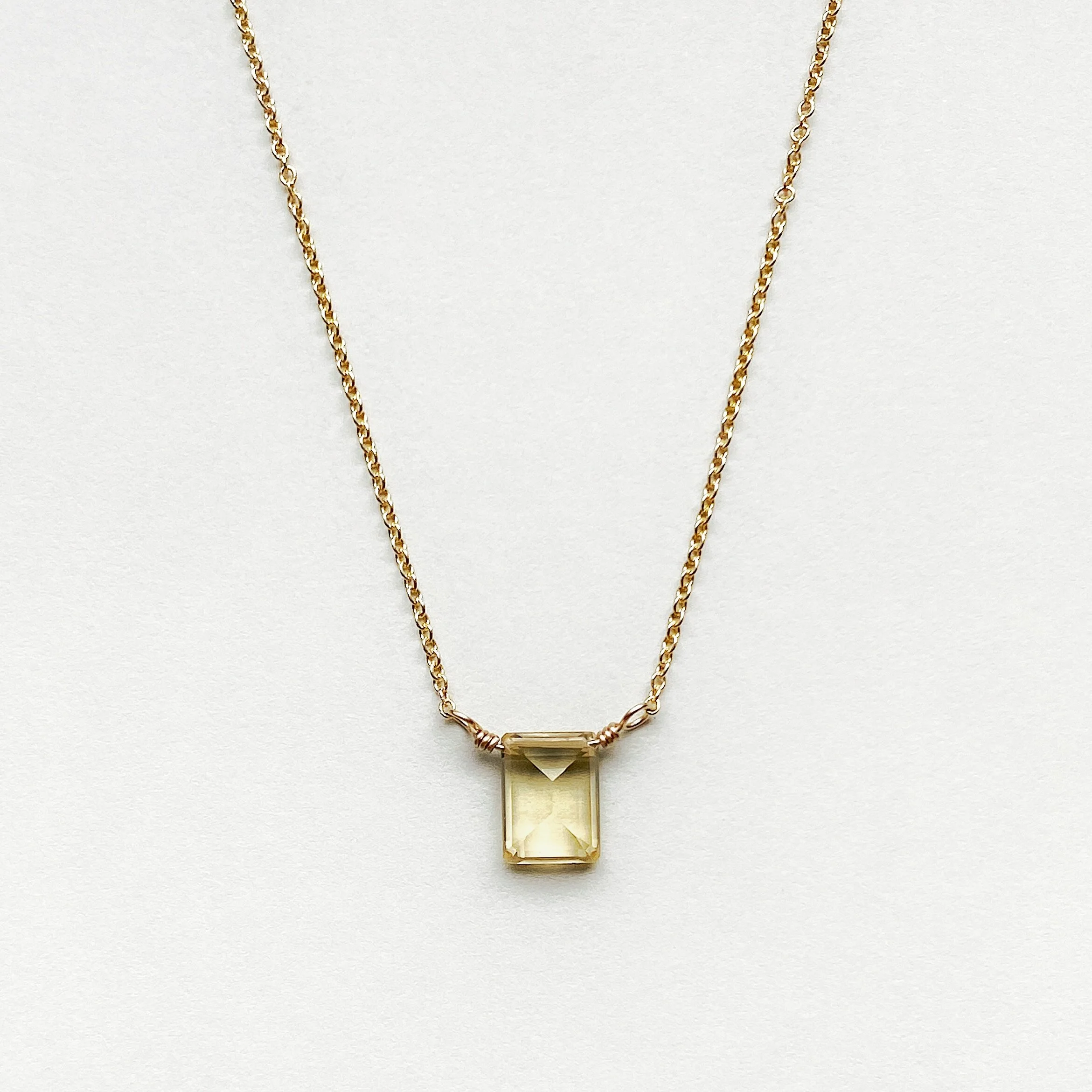 citrine_floating_gemstone_necklace_01.JPG