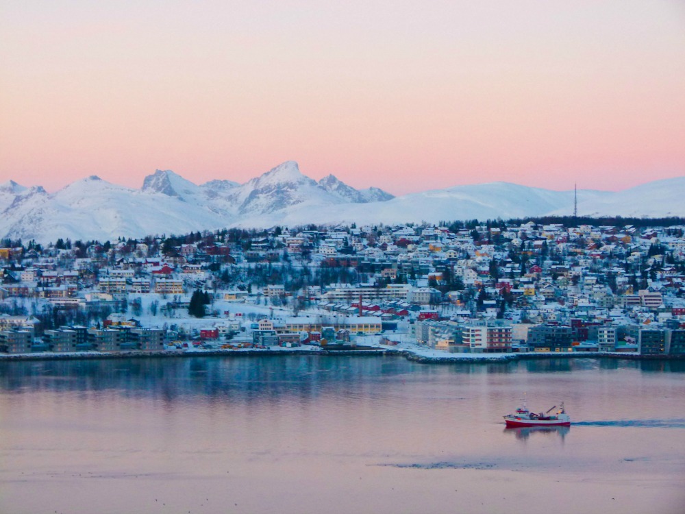 hiking tromso winter