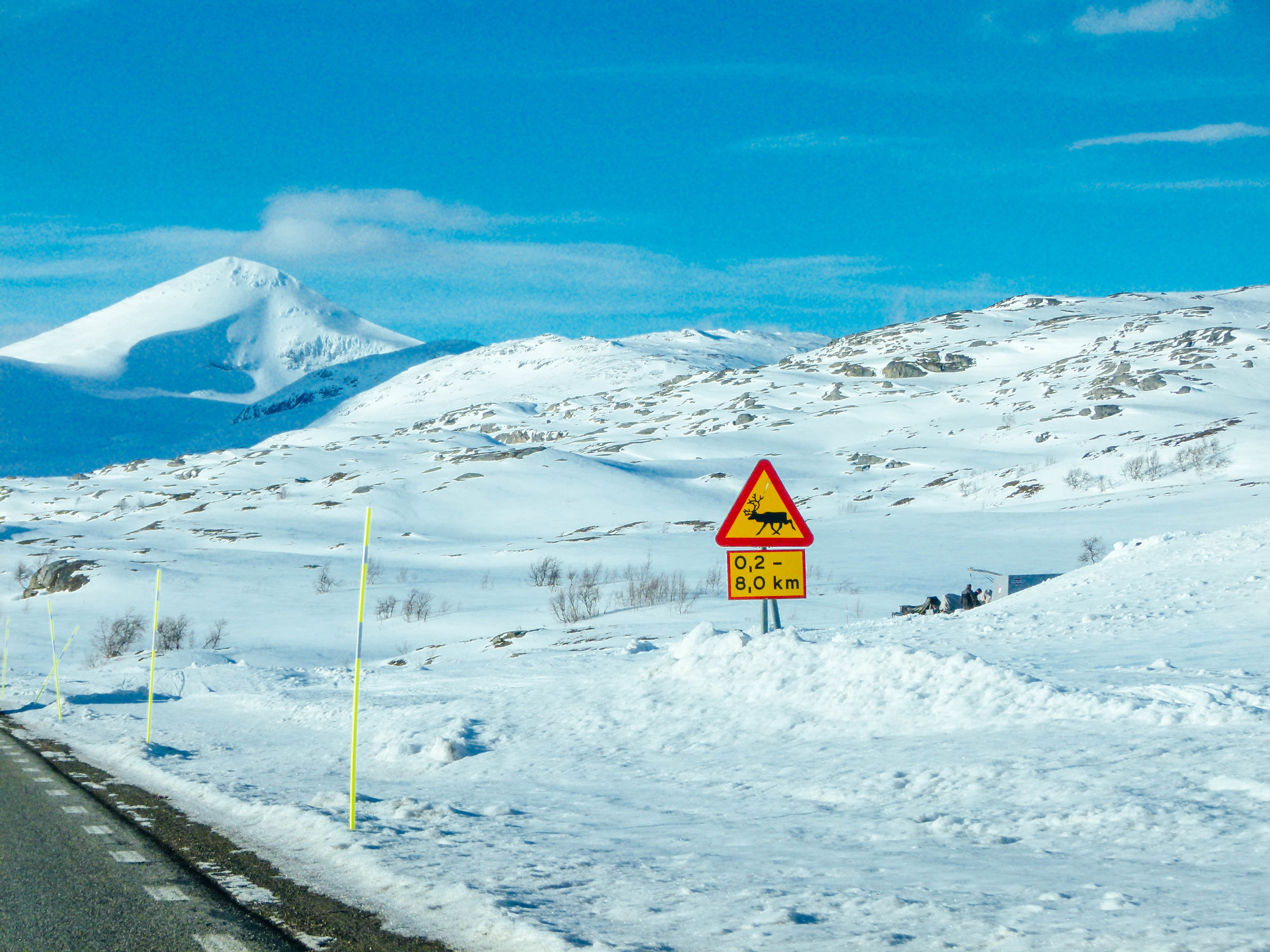 winter road trip arctic circle