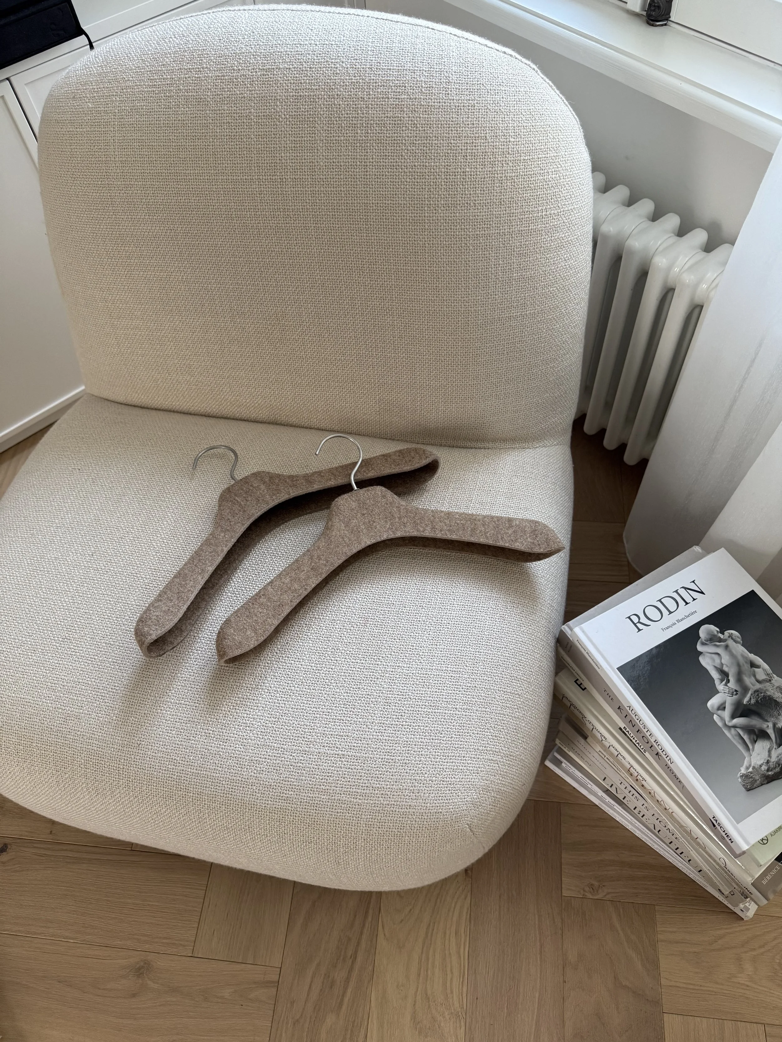 WOH Liis Taras Hanger Camel 2.jpeg