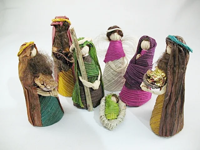 Cornhusk nativity from Ecuador