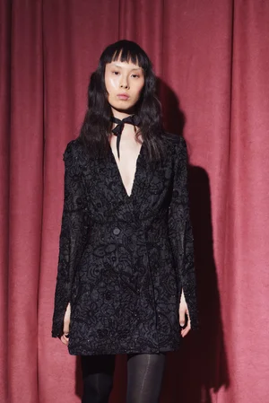 DENTELLE GRANDE 3D NOIR JACKET DRESS