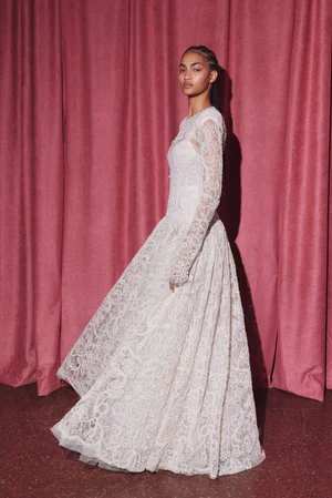 PEARL POWDER DENTELLE GRANDE DRESS