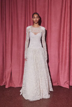PEARL POWDER DENTELLE GRANDE DRESS