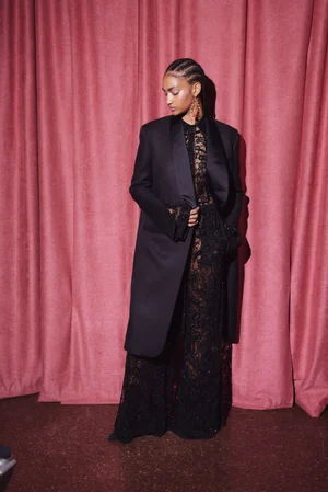 CREST COAT AND DENTELLE SET