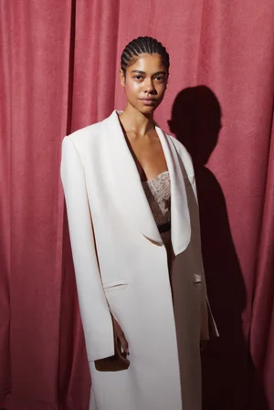 COAT AND DENTELLE CINQ DRESS