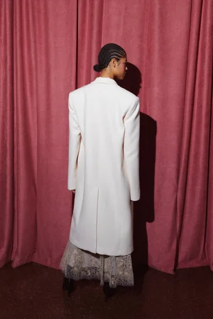 COAT AND DENTELLE CINQ DRESS