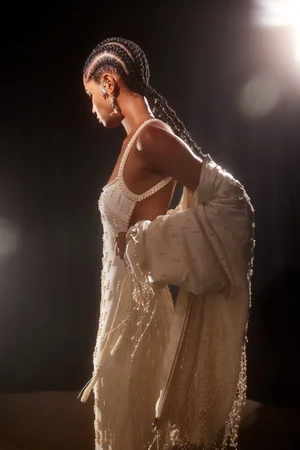 ASYMMETRIC PEARLS DEGRADÉ FRINGE