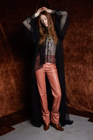LACE FIL COUPÉ CAPED TOP AND BLUSH TROUSER