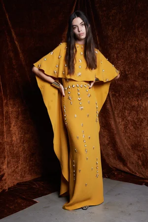 PENDANT MEDALLION OCHRE DRESS AND CAPE