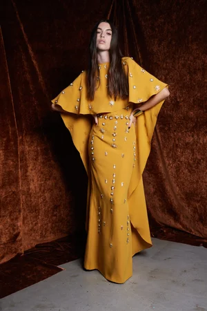PENDANT MEDALLION OCHRE DRESS AND CAPE