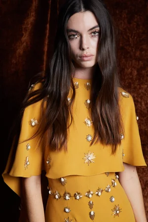 PENDANT MEDALLION OCHRE DRESS AND CAPE