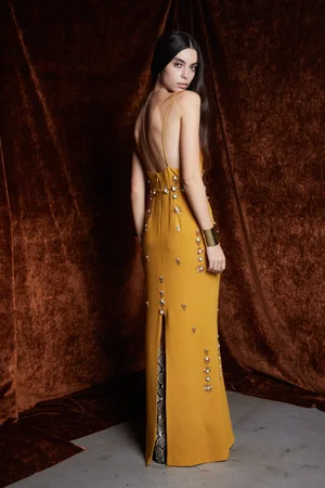 PENDANT MEDALLION OCHRE DRESS AND CAPE