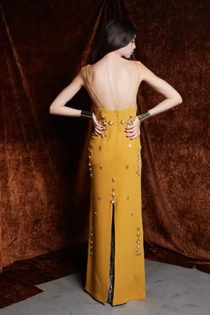 PENDANT MEDALLION OCHRE DRESS AND CAPE