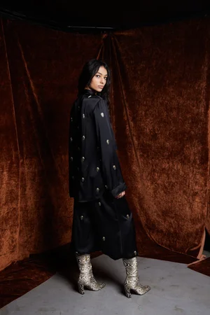PENDANT MEDALLION TOP AND TROUSER SET