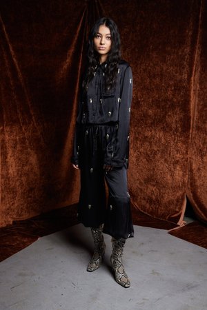 PENDANT MEDALLION TOP AND TROUSER SET