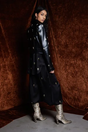 PENDANT MEDALLION TOP AND TROUSER SET