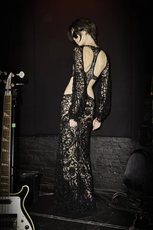 LILY DENTELLE NOIR DRESS