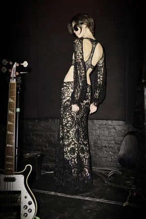 LILY DENTELLE NOIR DRESS