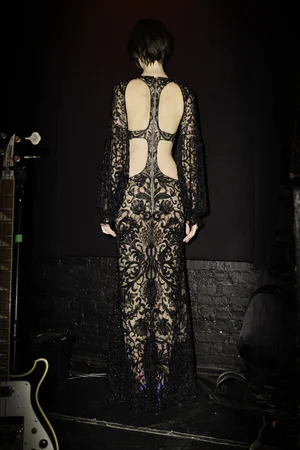 LILY DENTELLE NOIR DRESS