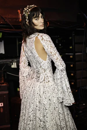 DENTELLE TROIS DRESS AND SLEEVE