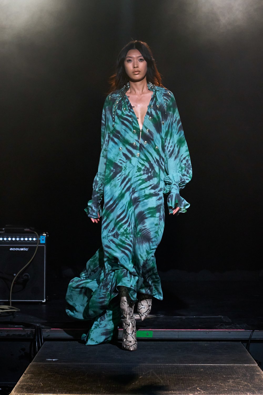 TIE-DYE PENDANT MEDALLION CAPED DRESS AND HALTER