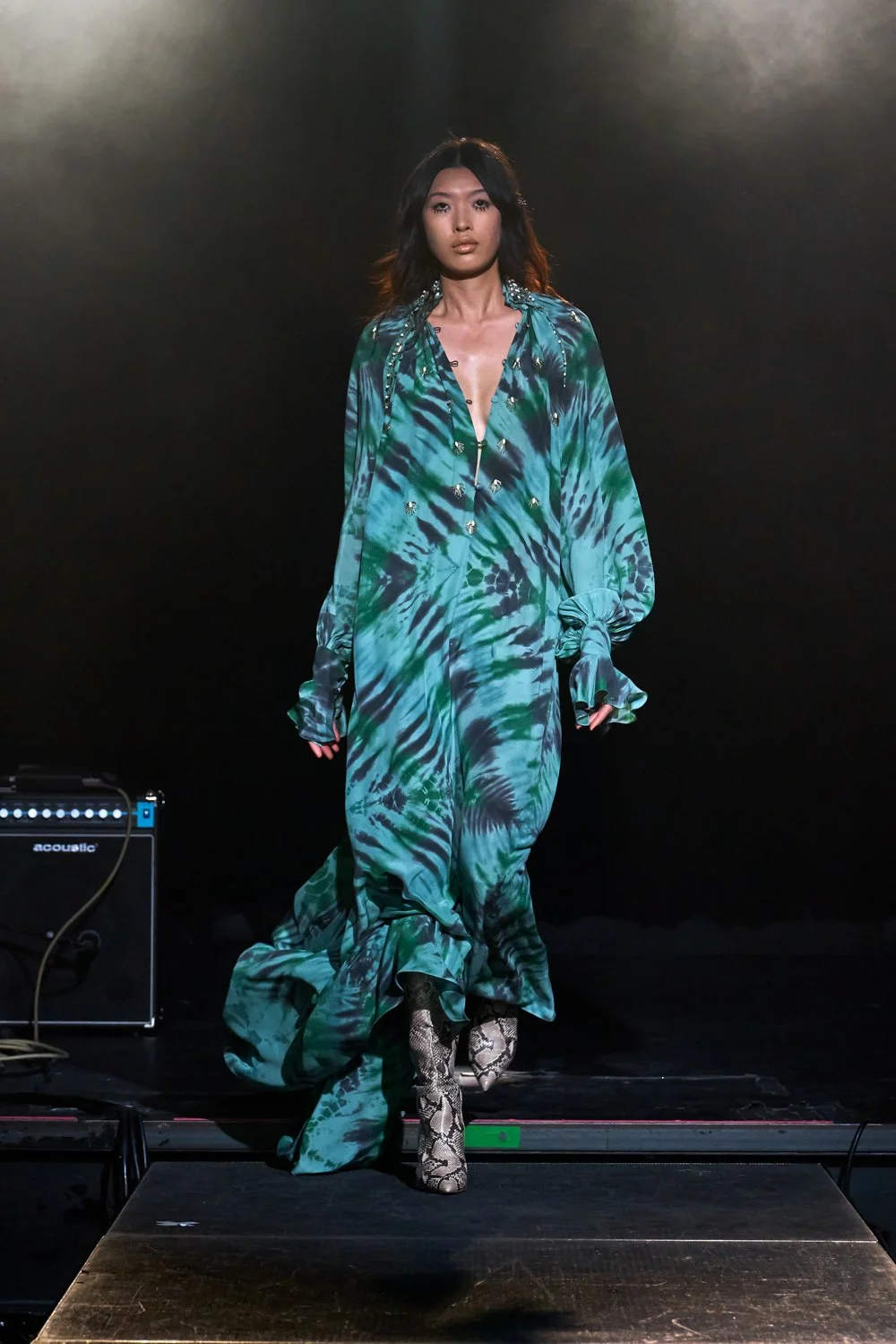 TIE-DYE PENDANT MEDALLION CAPED DRESS AND HALTER