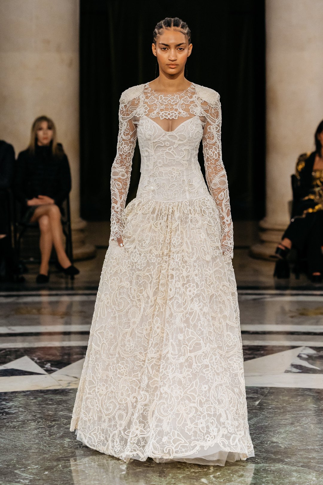 PEARL POWDER DENTELLE GRANDE DRESS