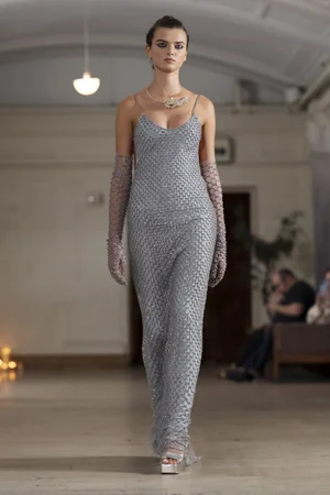 WATER BLUE RETE CRISTAUX DRESS AND GLOVES