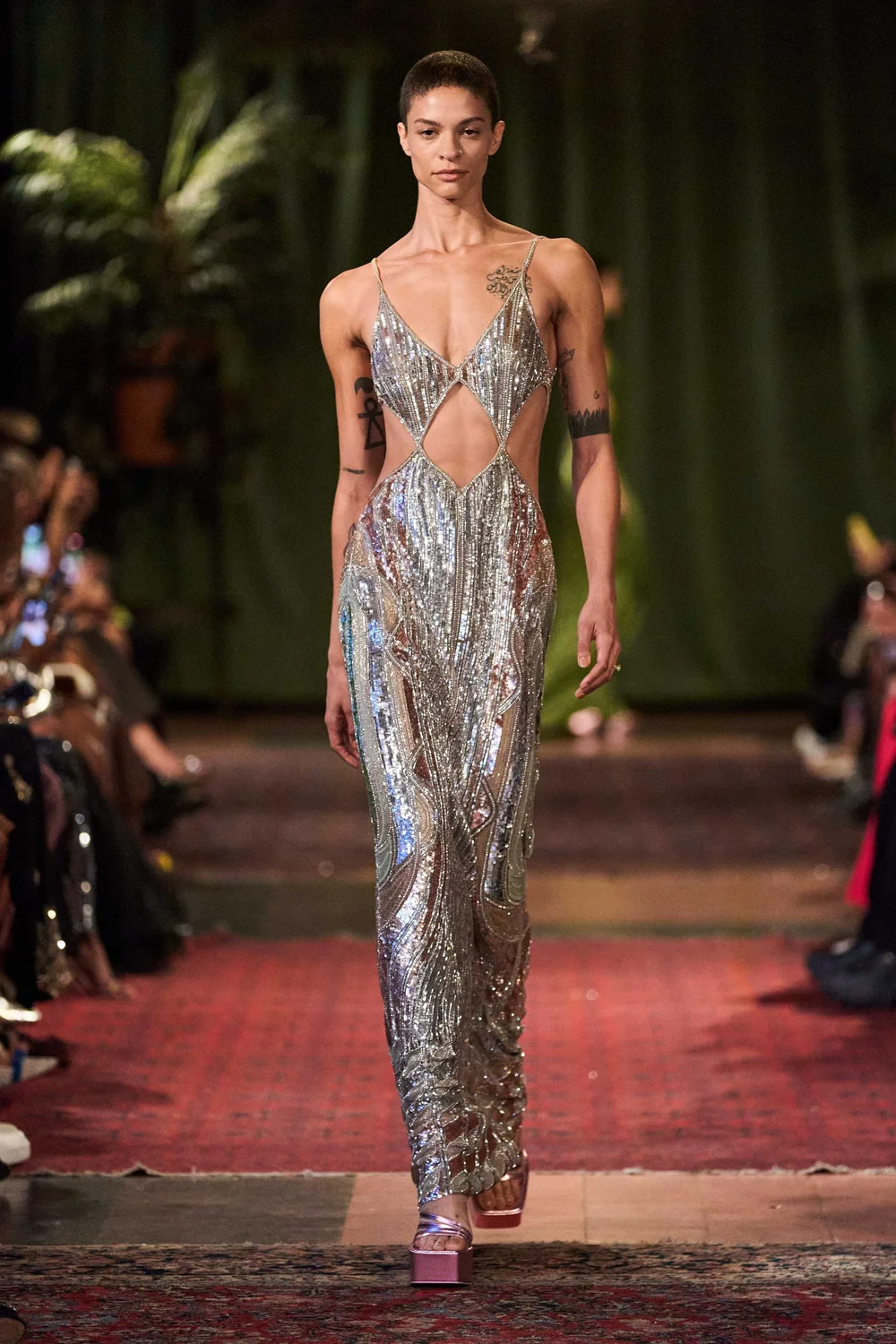 MULTI CRISTAUX ONDULANTS DRESS