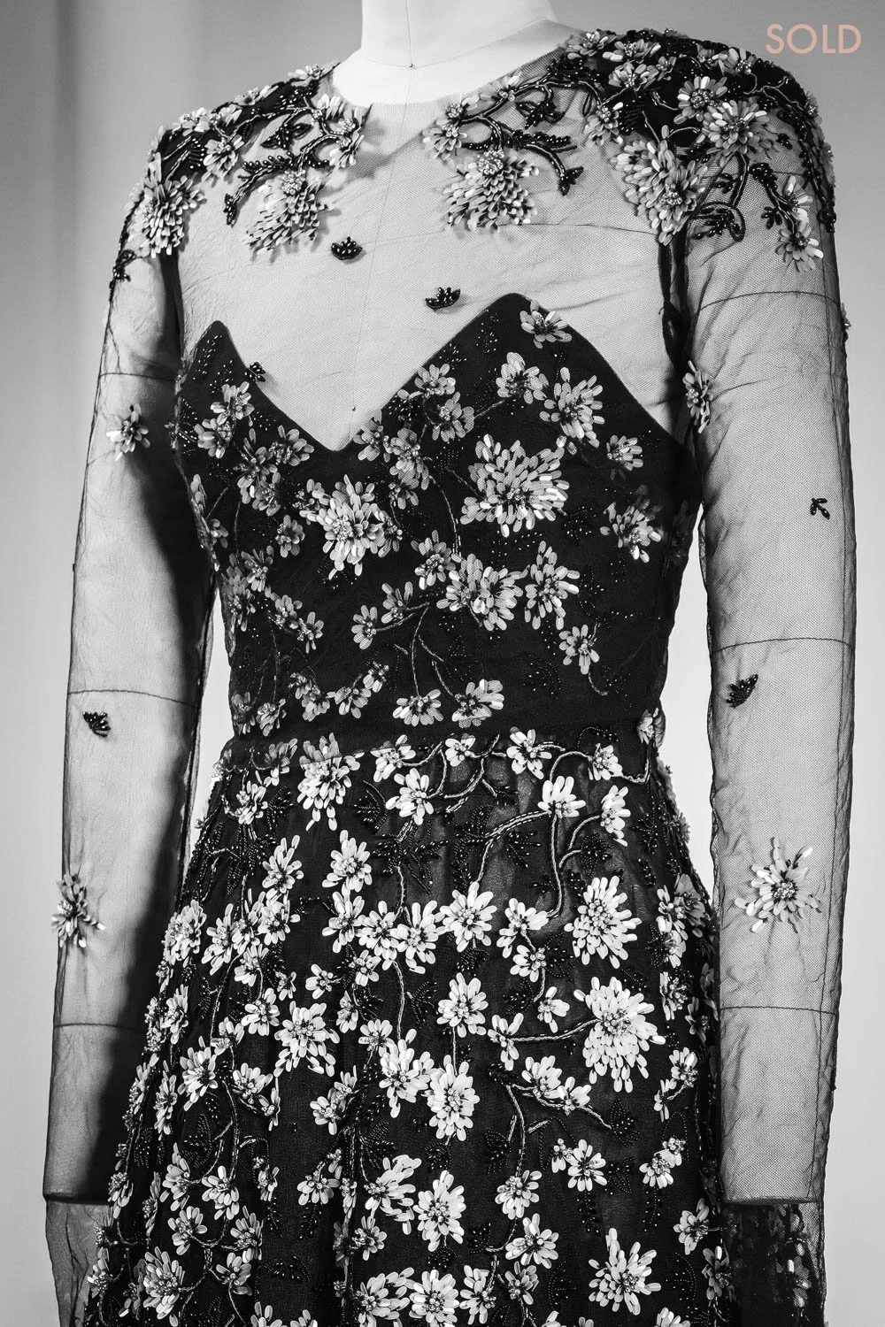 PEARLESCENT DENTELLE TOP