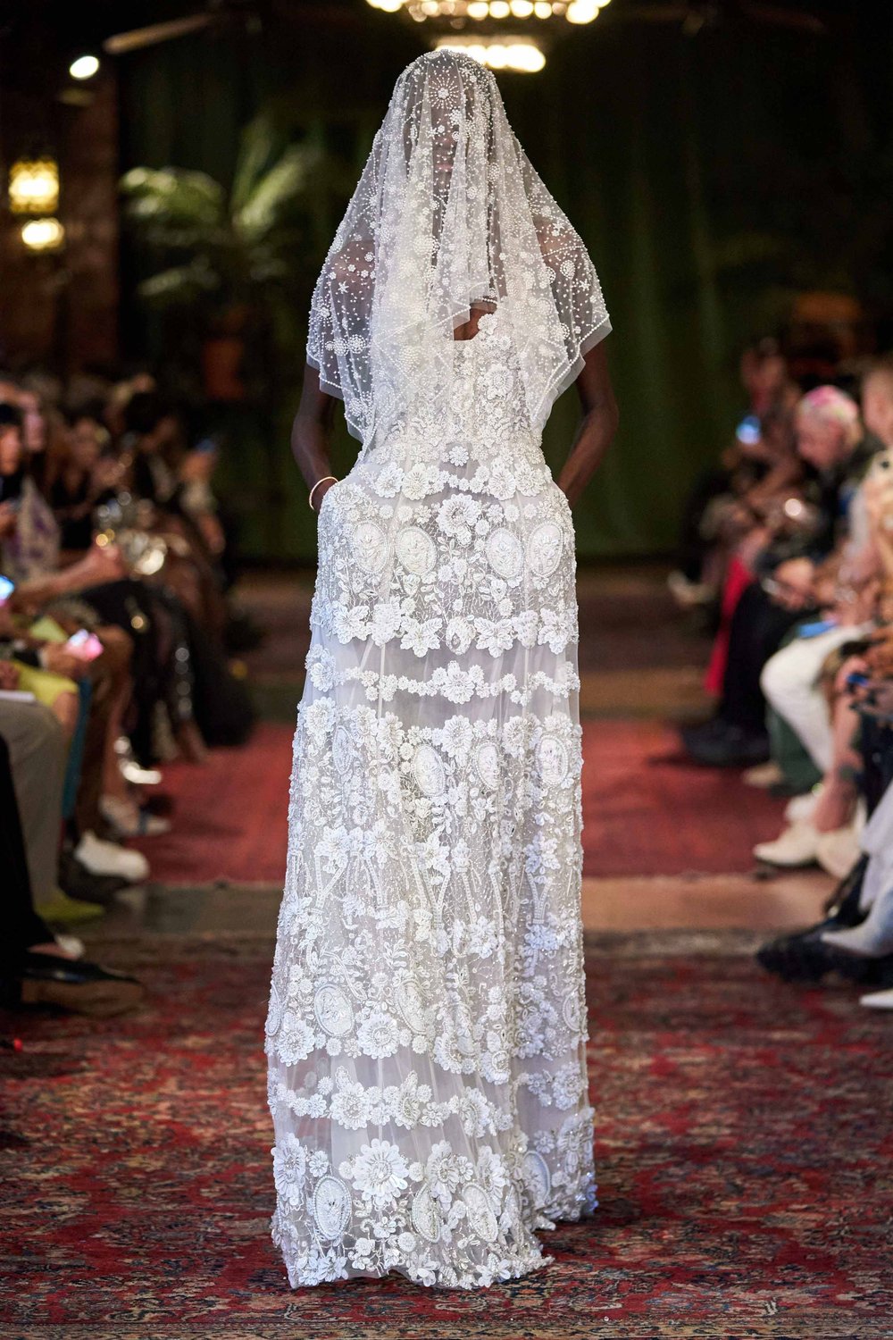 DENTELLE TROIS DRESS