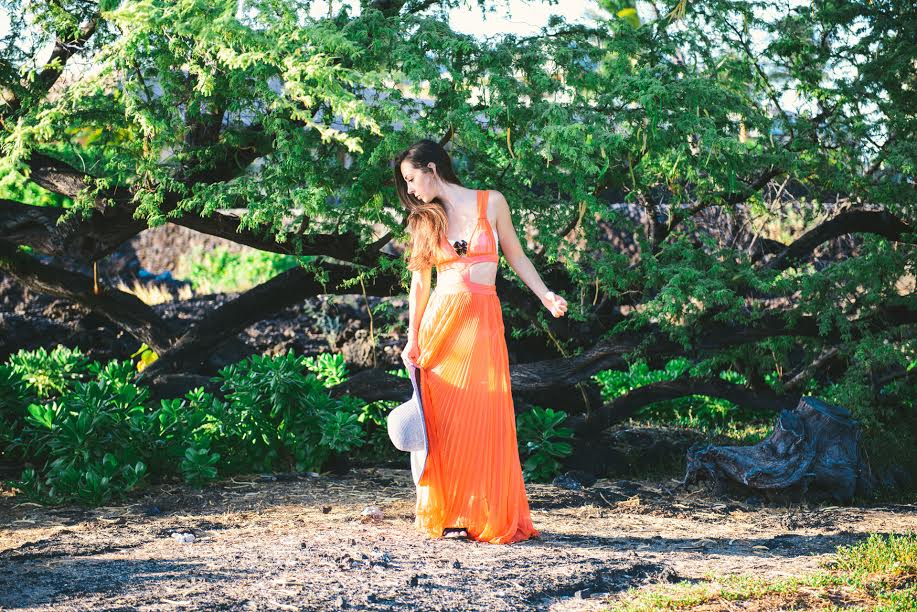 Cut out beach maxi