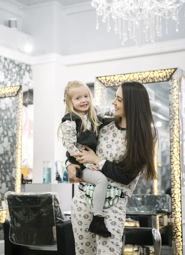 How to Keep That Pregnancy Glow in Your Hair Postpartum! 