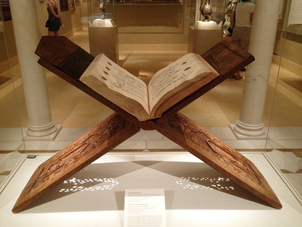 400 years earlier than Roubo, a beautiful folding book stand from a single large board