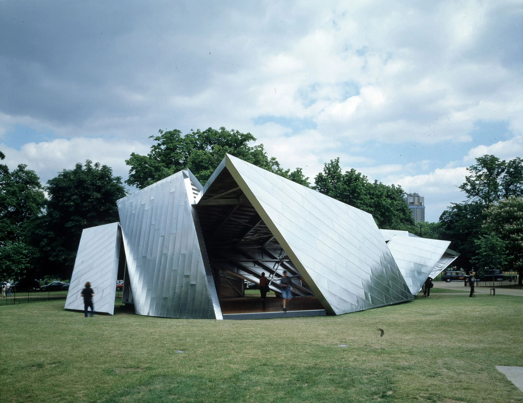 Image 3 of 34 | Serpentine Gallery Pavilion 2001 by Daniel Libeskind