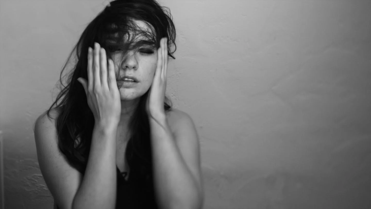 grace_handhair.jpg