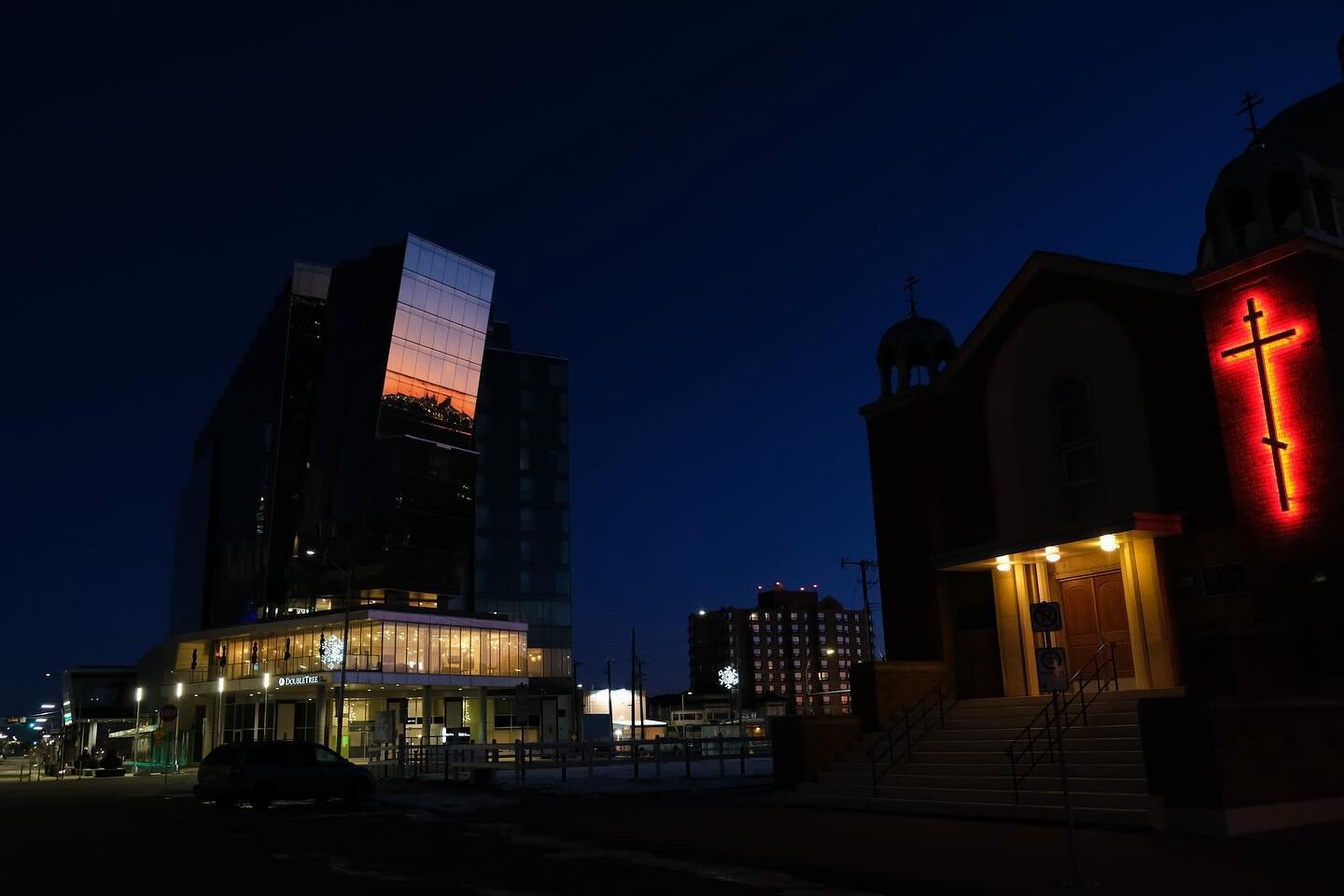 Edmonton morning.

#yeg #yegarchitecture #exploreedmonton #dailyhiveedmonton #edmontonliving #lifeinedmonton #edlife #yeggers