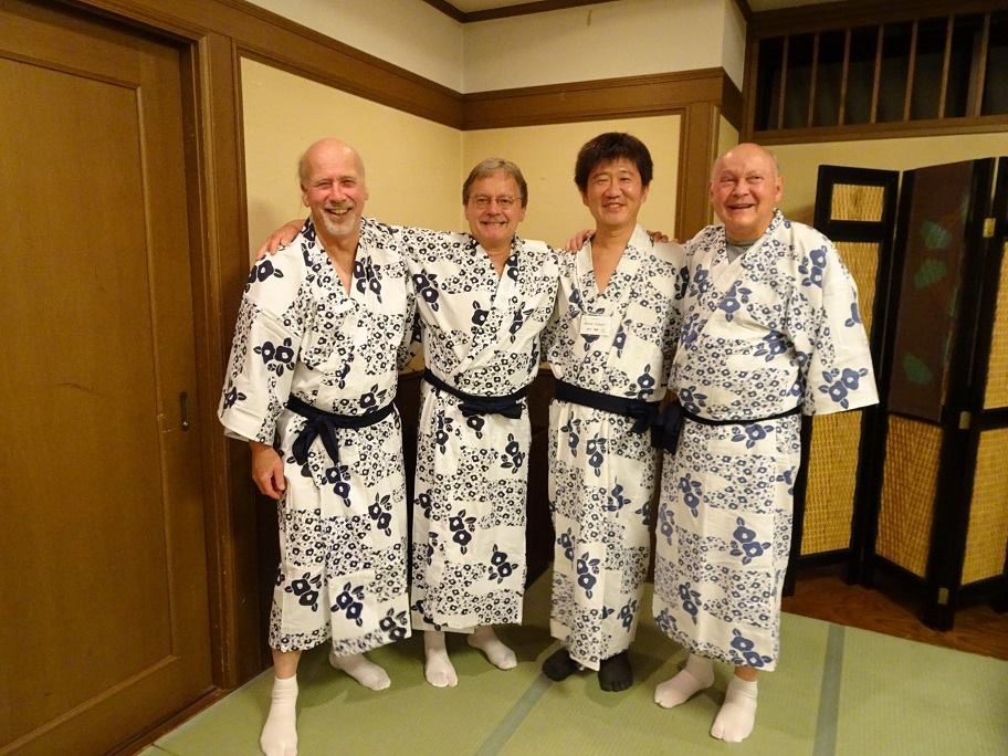 4 Men in Yukatas