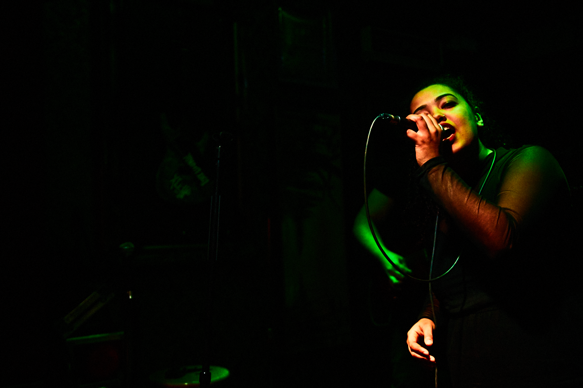 #foxxlounge . #singer #lowkey #concert #music #musician . #stage #bar #nightlife #night #nightout Here is a friend, of mine from the ban copper crown. They do Ska Music that is high energy, and fast-paced. I have included a link to there site ..